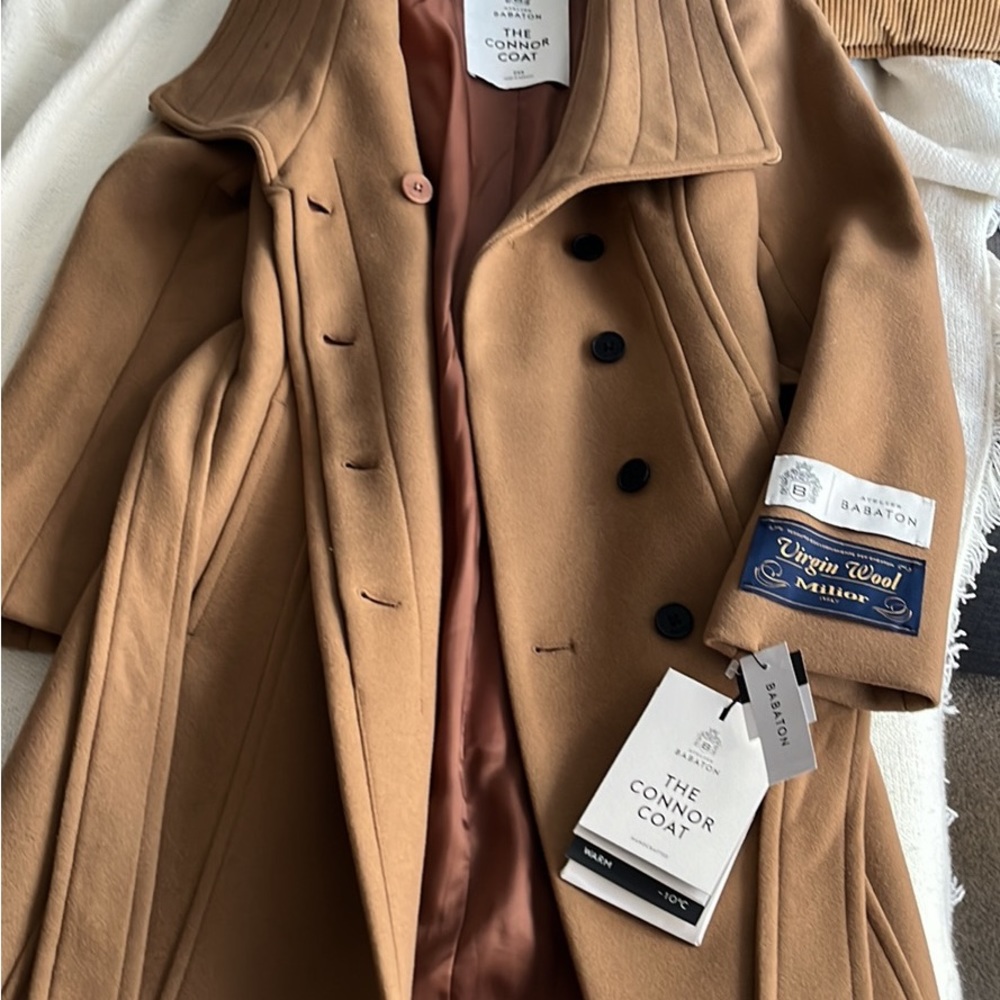 Coat aritzia 2xs